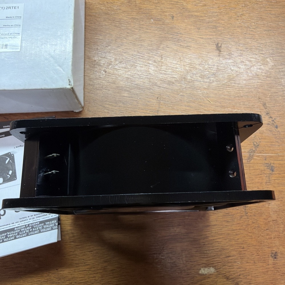Dayton 2Rte1 Standard Square Axial Fan, Square, 230V Ac, 117 CFM(NEW OPEN BOX) - Picture 3 of 6